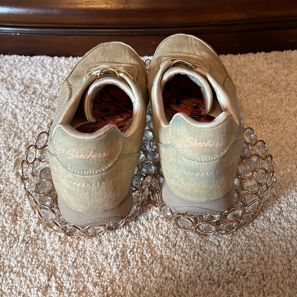 Women’s Skechers Relaxed Fit Bikers Layered Slip On Sneakers - Picture 3 of 6